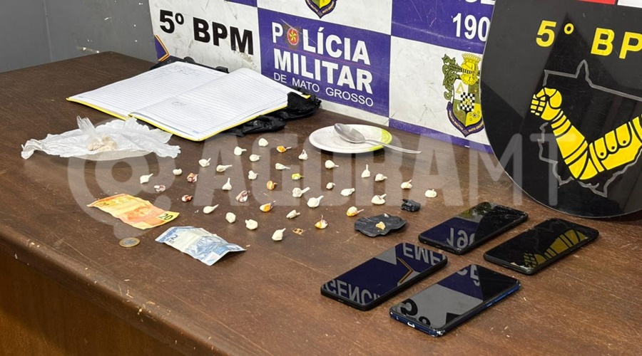 Imagem: kkklk Casal de traficantes e usuário são presos em flagrante durante ação do GAP no Jardim Participação