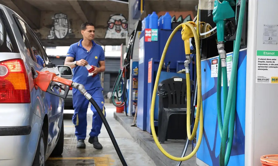 Imagem: posto de combustivel Subsídio de R$ 0,44 por litro da gasolina é prorrogado por 30 dias