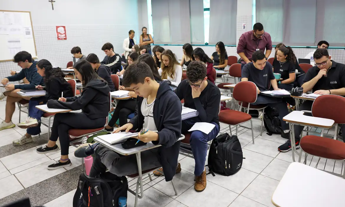 Imagem: 0d9a2961 Alunos beneficiários do Prouni podem solicitar bolsa permanência de R$ 700 por mês Imagem: 0d9a2961 Alunos beneficiários do Prouni podem solicitar bolsa permanência de R$ 700 por mês