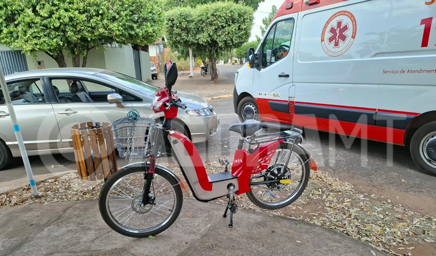 Imagem: Bicicleta eletrica envolvida no acidente Idoso conduz bicicleta elétrica com duas crianças na contramão e é atingido por carro em Rondonópolis Imagem: Bicicleta eletrica envolvida no acidente Idoso conduz bicicleta elétrica com duas crianças na contramão e é atingido por carro em Rondonópolis