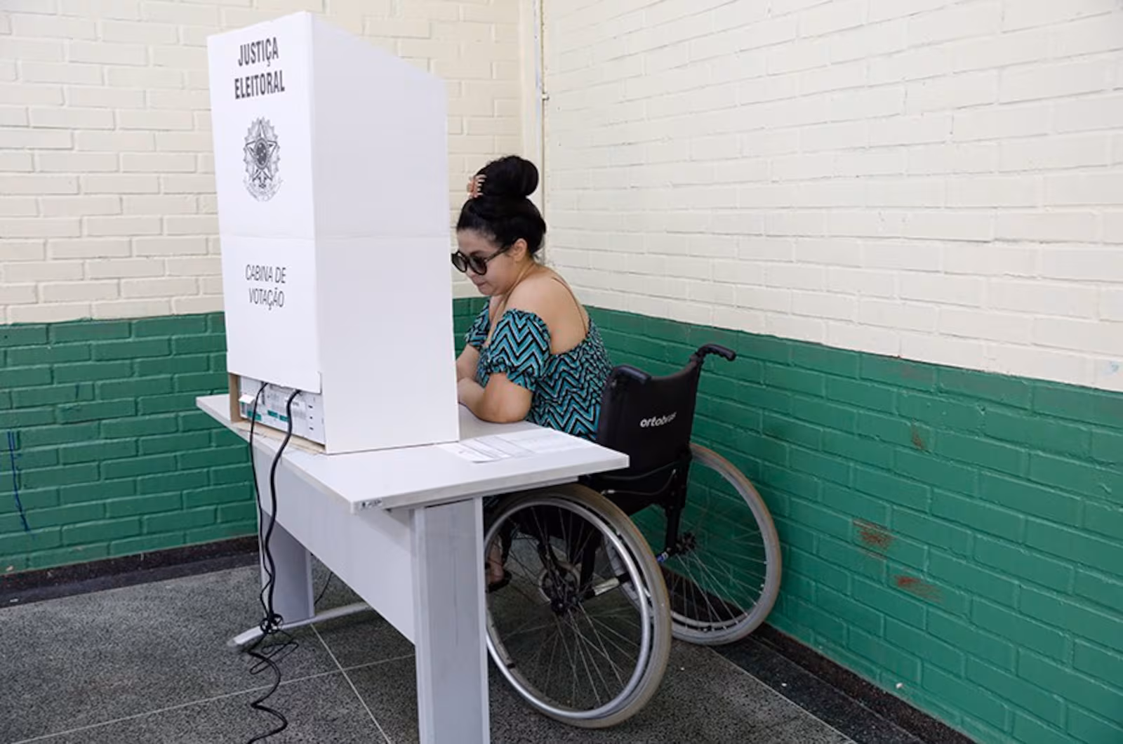 Imagem: CTE2VNUZ3REFBHW5XFGEH7ZZLE Abstenção entre eleitores portadores de alguma deficiência é 12% maior que a média geral Imagem: CTE2VNUZ3REFBHW5XFGEH7ZZLE Abstenção entre eleitores portadores de alguma deficiência é 12% maior que a média geral