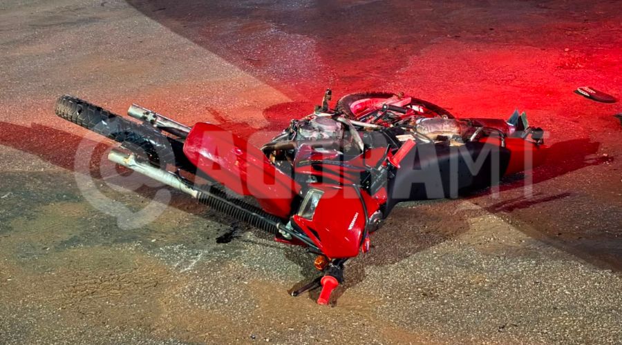 Imagem: ENQUADRAMENTO SITE Motociclista fica ferido após colidir contra carro durante conversão no Distrito Industrial em Rondonópolis Imagem: ENQUADRAMENTO SITE Motociclista fica ferido após colidir contra carro durante conversão no Distrito Industrial em Rondonópolis