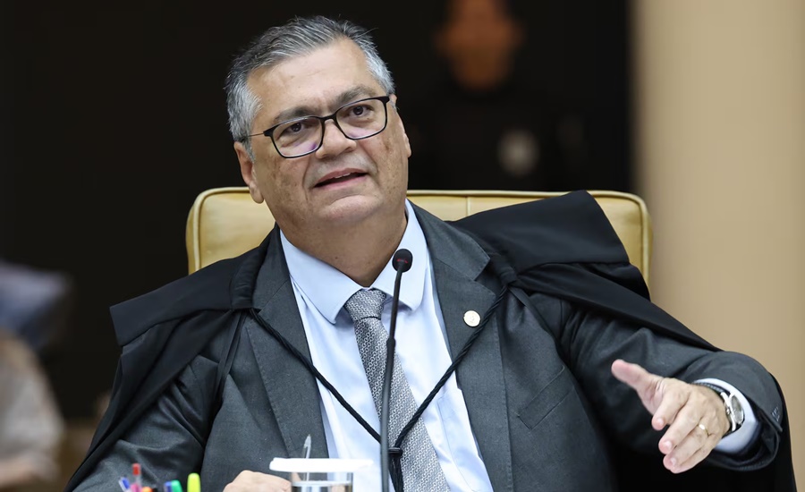 Imagem: Flavio Dino Dino manda PF investigar suspeitas de desvios de R$ 55,4 milhões em "Emendas Pix" Imagem: Flavio Dino Dino manda PF investigar suspeitas de desvios de R$ 55,4 milhões em "Emendas Pix"