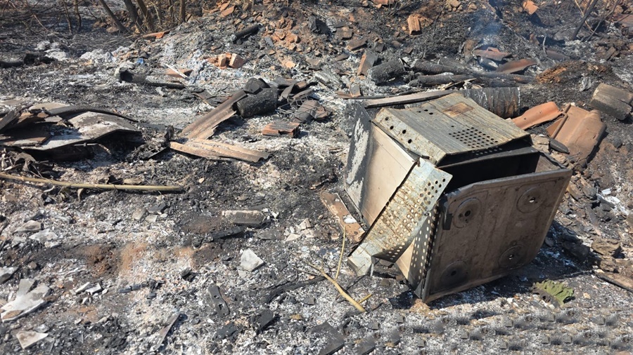 Imagem: Fogao incendiado no local Incêndio às margens da Avenida Goiânia pode ter sido criminoso; suspeito foi preso pela PMPA Imagem: Fogao incendiado no local Incêndio às margens da Avenida Goiânia pode ter sido criminoso; suspeito foi preso pela PMPA