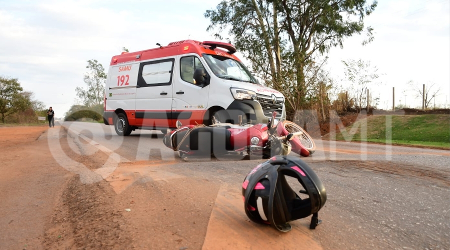Imagem: IMG 4088 Motociclista não consegue frear a tempo e bate na traseira de carro na MT-270