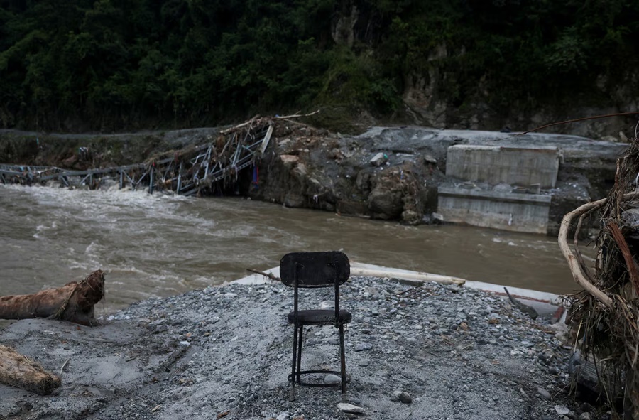Imagem: Inundacoes no Nepal Corpos de vítimas de enchentes no Nepal foram arrastados até a Índia Imagem: Inundacoes no Nepal Corpos de vítimas de enchentes no Nepal foram arrastados até a Índia