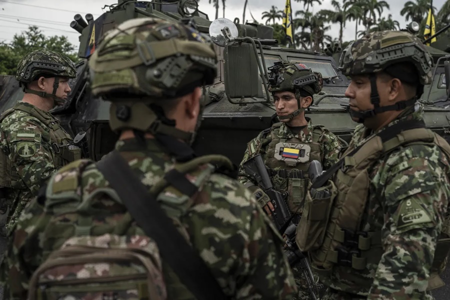 Imagem: MILITARES DA COLOMBIA Colômbia autoriza operações conjuntas com os EUA para combater narcotráfico
