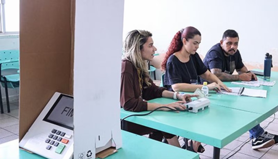 Imagem: Mesarios TSE recebeu 516 mil inscrições de mesários voluntários Imagem: Mesarios TSE recebeu 516 mil inscrições de mesários voluntários