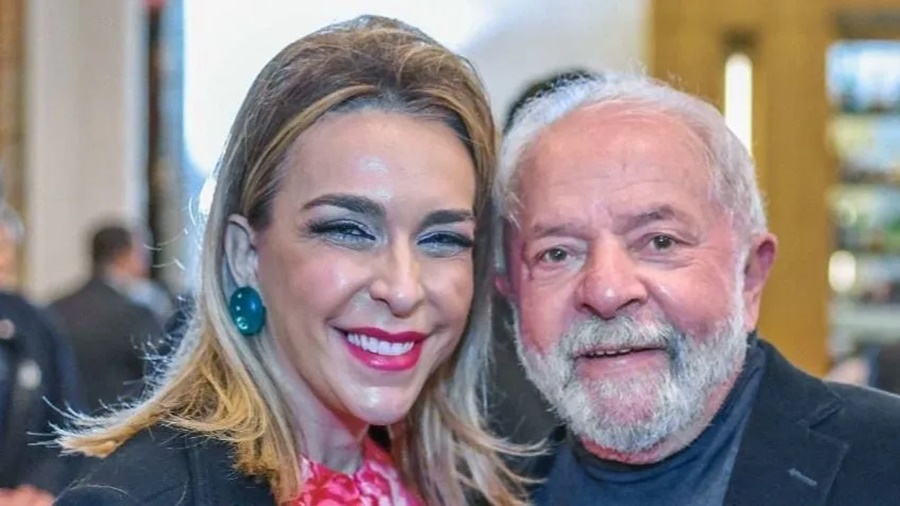 Imagem: Roberta Luchsinger e o presidente Luiz Inacio Lula da Silva Lobista que Lula diz desconhecer tem mais de dez fotos com presidente