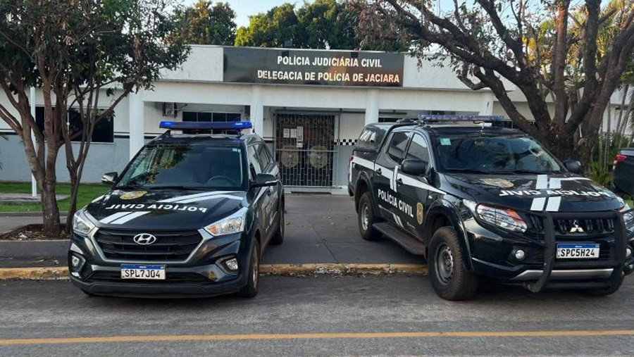 Imagem: Viaturas policia civil jaciara Comerciantes são vítimas de golpes e Polícia Civil recupera produtos em Jaciara Imagem: Viaturas policia civil jaciara Comerciantes são vítimas de golpes e Polícia Civil recupera produtos em Jaciara