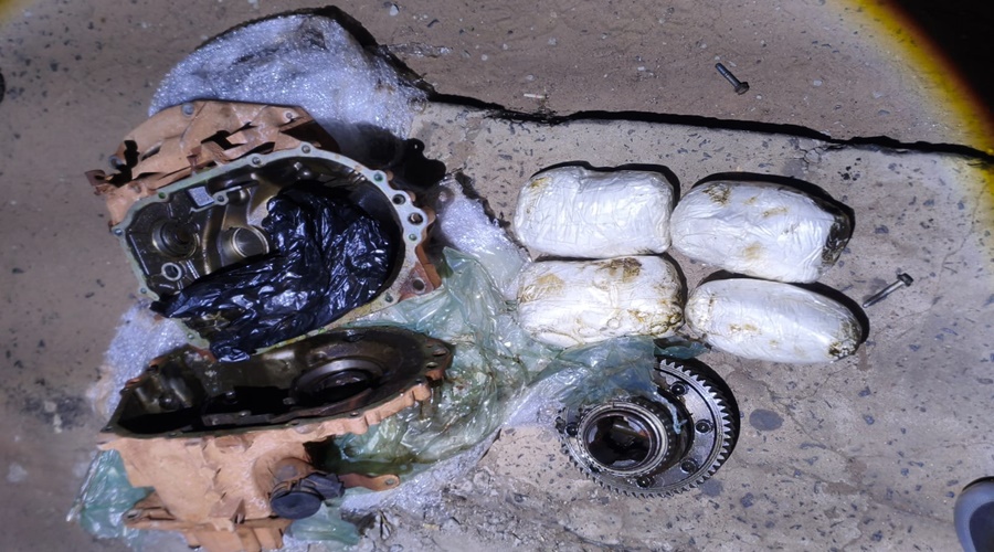 Imagem: WhatsApp Image 2026 08 25 at 08.59.53 1 Mais de 3kg de substância análoga a cocaína são apreendidos em peça automotiva escondida dentro de ônibus