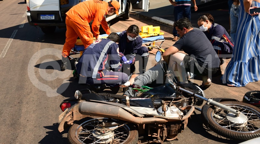 Imagem: acidente Colisão entre carro e moto deixa motociclista ferido no Jardim Tropical em Rondonópolis Imagem: acidente Colisão entre carro e moto deixa motociclista ferido no Jardim Tropical em Rondonópolis