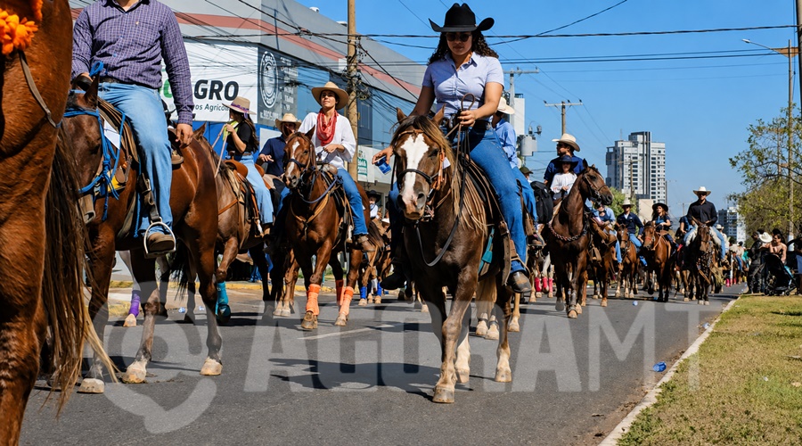 Imagem: cavalgada 2 Mais de mil participantes marcam a 38ª Cavalgada e dão início à programação da 52ª Exposul em Rondonópolis