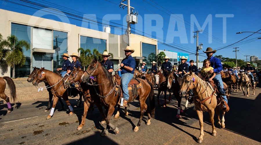 Imagem: cavalgada Mais de mil participantes marcam a 38ª Cavalgada e dão início à programação da 52ª Exposul em Rondonópolis