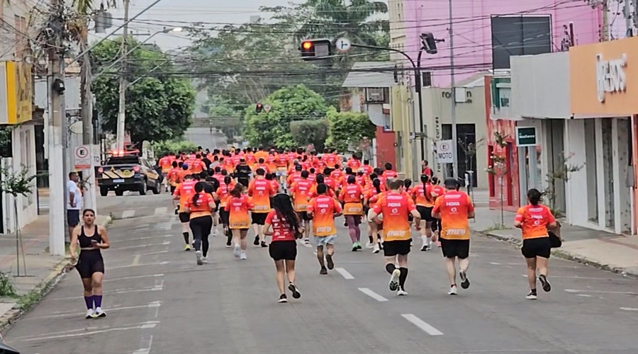 Imagem: corredores flambo 3ª edição da Corrida Flamboyan Esportes tem tricampeão na geral masculino e “novata” campeã Imagem: corredores flambo 3ª edição da Corrida Flamboyan Esportes tem tricampeão na geral masculino e “novata” campeã