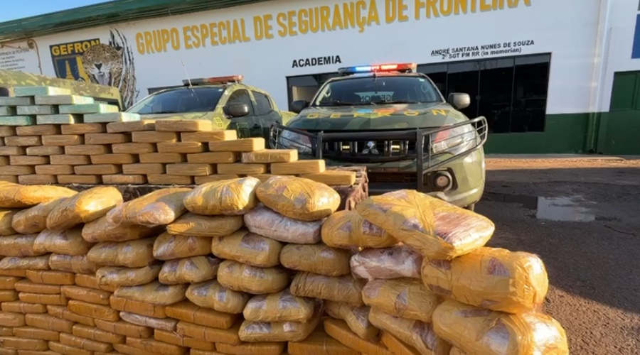 Imagem: droga apreendida Caminhonete com 390 tabletes de drogas capota durante fuga e três pessoas são presas em Pontes e Lacerda