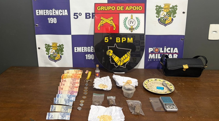 Imagem: droga Mulher é presa com pasta base, maconha e balança de precisão durante abordagem em Rondonópolis Imagem: droga Mulher é presa com pasta base, maconha e balança de precisão durante abordagem em Rondonópolis