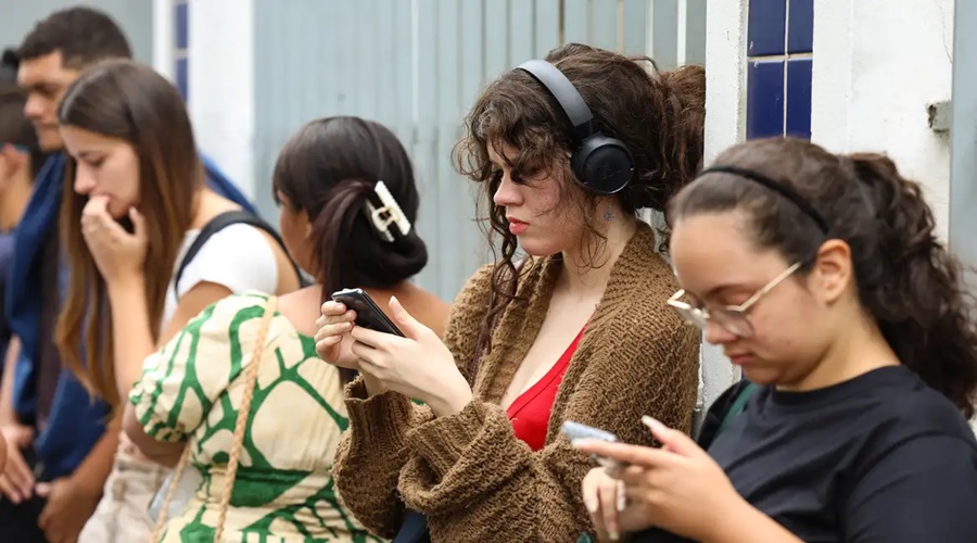 Imagem: jovens Desigualdades marcam formalização do trabalho entre jovens brasileiros Imagem: jovens Desigualdades marcam formalização do trabalho entre jovens brasileiros