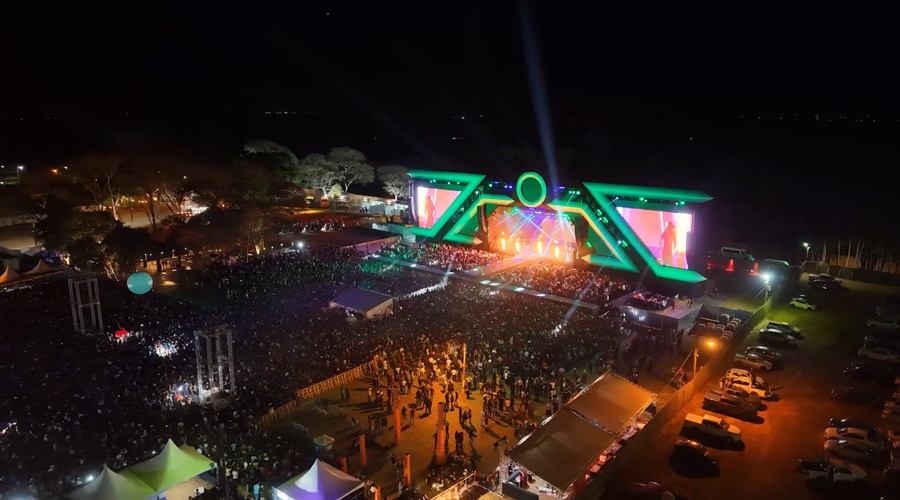 Imagem: show Rodeio abre a Exposul com disputas acirradas e shows de Natanzinho Lima e Mariana Fagundes animaram o público Imagem: show Rodeio abre a Exposul com disputas acirradas e shows de Natanzinho Lima e Mariana Fagundes animaram o público