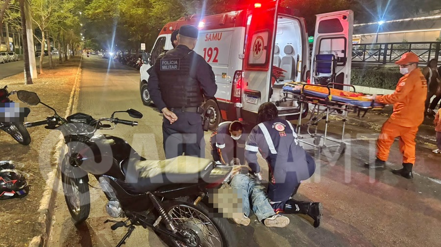 Imagem: Acidente Vila Aurora Carro sai de estacionamento e provoca colisão entre duas motos na Lions Internacional em Rondonópolis