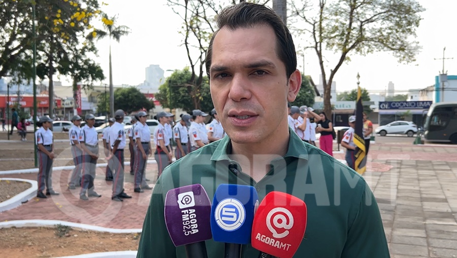 Imagem: Carlos junior Secretario de Educacao de Rondonopolis Município de Rondonópolis abre Semana da Pátria com cerimônia cívico-militar na Praça Brasil Imagem: Carlos junior Secretario de Educacao de Rondonopolis Município de Rondonópolis abre Semana da Pátria com cerimônia cívico-militar na Praça Brasil