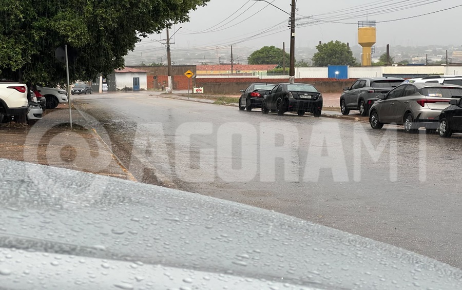 Imagem: Chuva em Rondonopolis registrada em frente a base do Corpo de Bombeiros Chuva ameniza calor em Rondonópolis e previsão indica possibilidade de novas pancadas