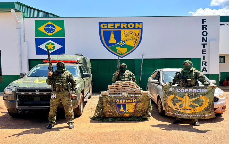 Imagem: Gefron Gefron apreende carga de maconha avaliada em R$ 252 mil escondida em tanque de carro em MT Imagem: Gefron Gefron apreende carga de maconha avaliada em R$ 252 mil escondida em tanque de carro em MT