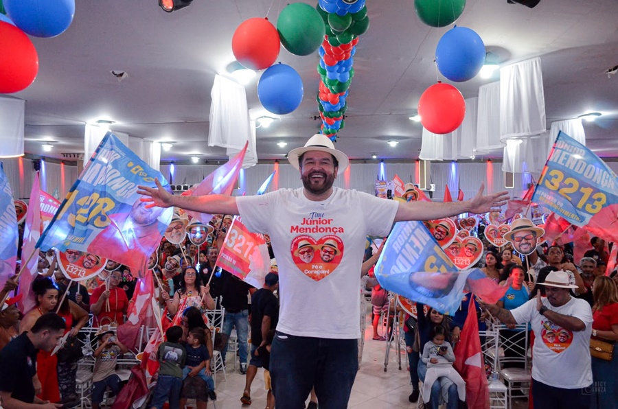 Imagem: Junior Mendonca lanca candidatura a deputado estadual 02 Júnior Mendonça lançou oficialmente sua candidatura a deputado estadual na noite do último sábado Imagem: Junior Mendonca lanca candidatura a deputado estadual 02 Júnior Mendonça lançou oficialmente sua candidatura a deputado estadual na noite do último sábado