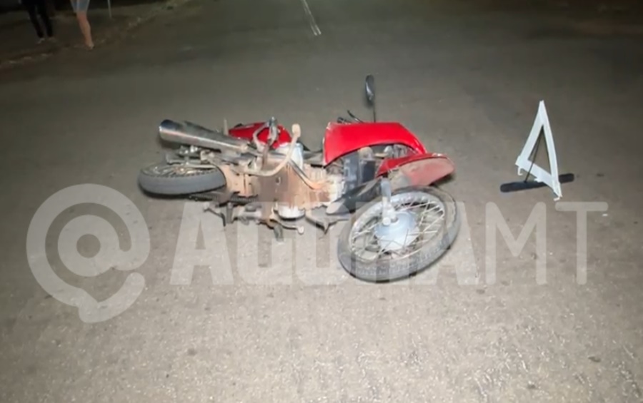 Imagem: Moto Biz envolvida no acidente EXCLUSIVO | Motociclista sofre fraturas após acidente na Vila Cardoso e moradores voltam a cobrar melhorias na sinalização Imagem: Moto Biz envolvida no acidente EXCLUSIVO | Motociclista sofre fraturas após acidente na Vila Cardoso e moradores voltam a cobrar melhorias na sinalização