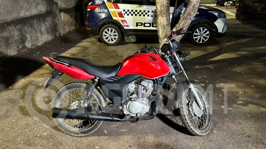 Imagem: Moto recuperada pela PM PM recupera motocicleta furtada em frente a shopping após veículo ser identificado por câmeras do Vigia Mais MT Imagem: Moto recuperada pela PM PM recupera motocicleta furtada em frente a shopping após veículo ser identificado por câmeras do Vigia Mais MT