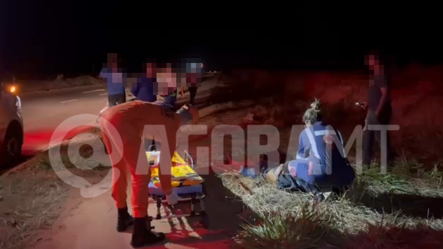 Imagem: O acidente aconteceu na Avenida das Torres Motociclista fica desacordado após bater em rotatória em trecho escuro na Avenida das Torres em Rondonópolis Imagem: O acidente aconteceu na Avenida das Torres Motociclista fica desacordado após bater em rotatória em trecho escuro na Avenida das Torres em Rondonópolis