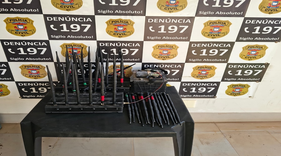 Imagem: Pecas roubadas caminhao Caminhão roubado é encontrado em imóvel com veículos desmontados em Rondonópolis Imagem: Pecas roubadas caminhao Caminhão roubado é encontrado em imóvel com veículos desmontados em Rondonópolis