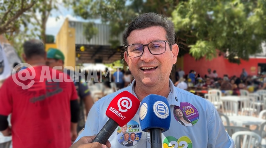 Imagem: RODRIGO DA ZAELI Janaina, Neles e Zaeli apresentam propostas para comunidades rurais durante visita ao Naboreiro em Rondonópolis Imagem: RODRIGO DA ZAELI Janaina, Neles e Zaeli apresentam propostas para comunidades rurais durante visita ao Naboreiro em Rondonópolis