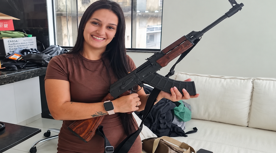 Imagem: Rhavenna Barcelos de Almeida Missionária é investigada por usar assistência religiosa para favorecer facção dentro de presídio em Cuiabá