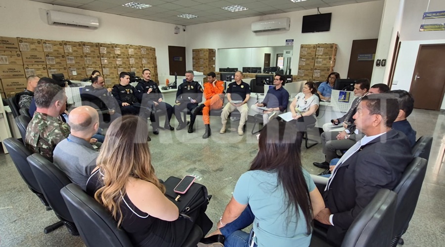 Imagem: SEGURANCA NAS ELEICOES Justiça Eleitoral reúne forças de segurança para reforçar proteção nos locais de votação em Rondonópolis Imagem: SEGURANCA NAS ELEICOES Justiça Eleitoral reúne forças de segurança para reforçar proteção nos locais de votação em Rondonópolis