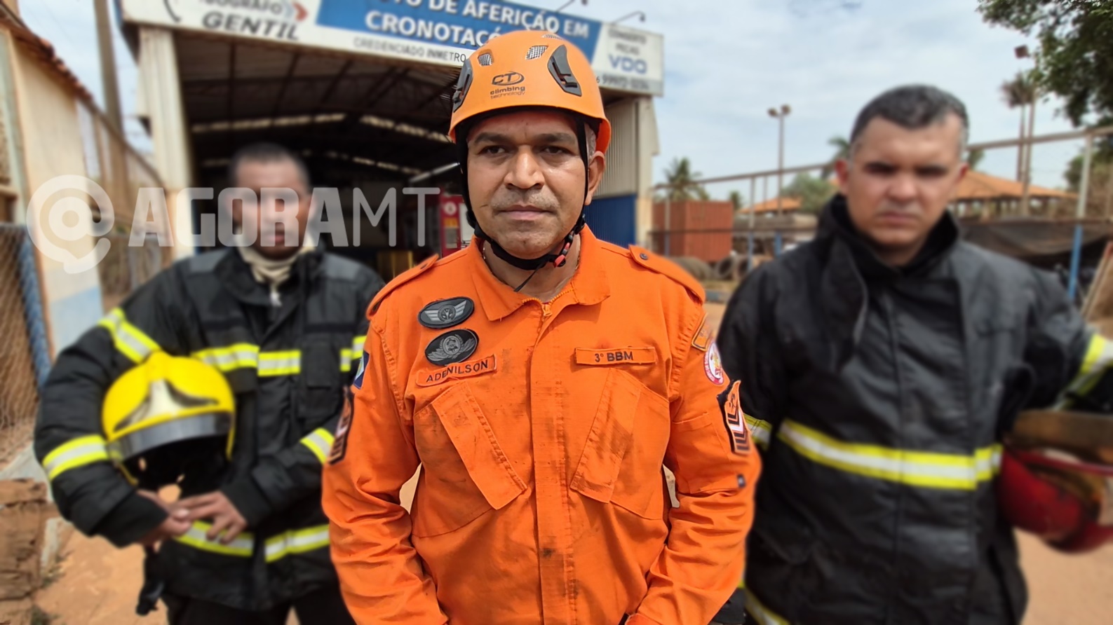 Imagem: SGT ADENILSON Incêndio atinge escritório de empresa no Parque Industrial Vetorasso em Rondonópolis Imagem: SGT ADENILSON Incêndio atinge escritório de empresa no Parque Industrial Vetorasso em Rondonópolis