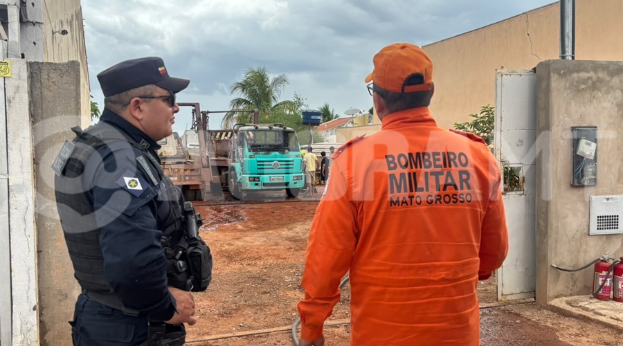 Imagem: WhatsApp Image 2026 09 05 at 13.39.42 1 Caminhão pega fogo em terreno de empresa de caçambas e mobiliza Corpo de Bombeiros em Rondonópolis