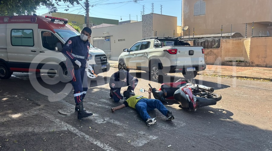 Imagem: acidente pedro ferror Mulher fica ferida após colisão entre carro e moto no Loteamento Cellos em Rondonópolis