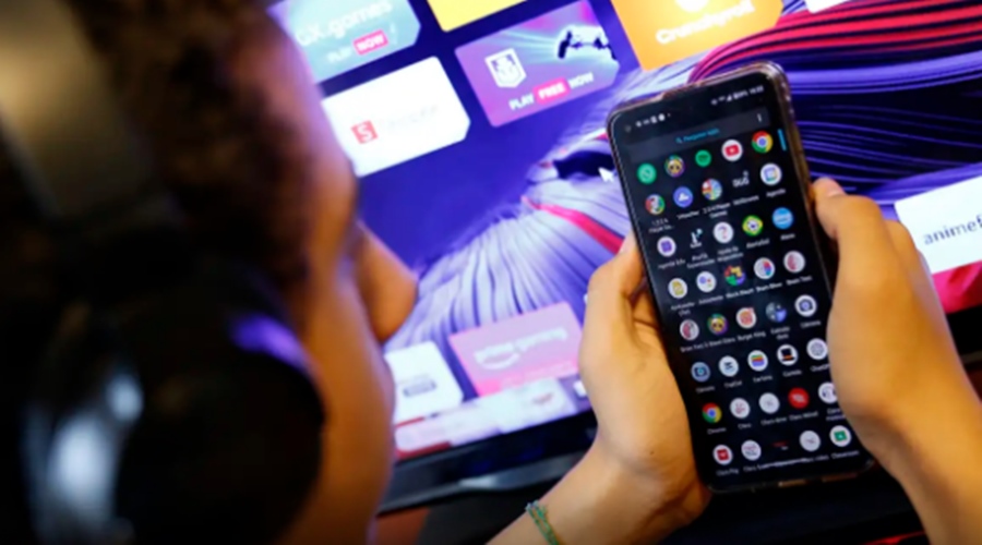 Imagem: adolescente no celular Cerca de 20 milhões de crianças e adolescentes sofrem abuso sexual facilitado pela tecnologia, diz Unicef Imagem: adolescente no celular Cerca de 20 milhões de crianças e adolescentes sofrem abuso sexual facilitado pela tecnologia, diz Unicef