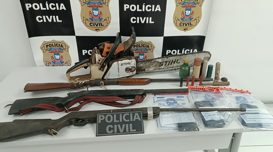 Imagem: armas apreendidas Tio é preso por tortura e exploração sexual de sobrinhos adolescentes além maus-tratos a animais em Jaciara Imagem: armas apreendidas Tio é preso por tortura e exploração sexual de sobrinhos adolescentes além maus-tratos a animais em Jaciara