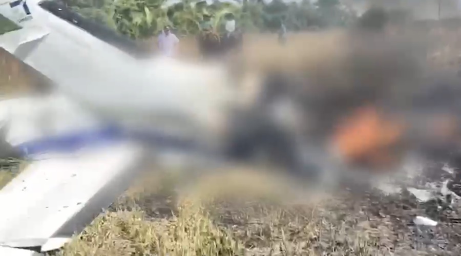 Imagem: aviao caiu Avião de pequeno porte cai em fazenda, pega fogo e deixa vítimas em Água Boa Imagem: aviao caiu Avião de pequeno porte cai em fazenda, pega fogo e deixa vítimas em Água Boa