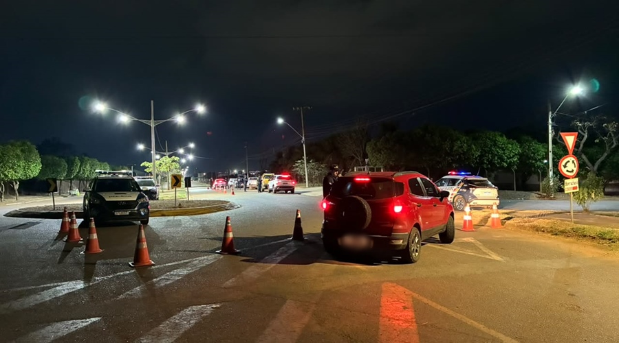 Imagem: blitz na rodovia do Operação Noturna reforça fiscalização em Rondonópolis na Rodovia do Peixe com barreiras e abordagens Imagem: blitz na rodovia do Operação Noturna reforça fiscalização em Rondonópolis na Rodovia do Peixe com barreiras e abordagens