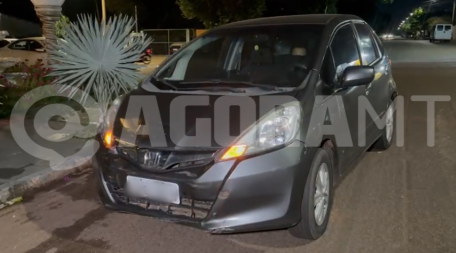 Imagem: carro acidente Motociclista de 23 anos fica ferido após ser atingido por carro que teria invadido preferencial