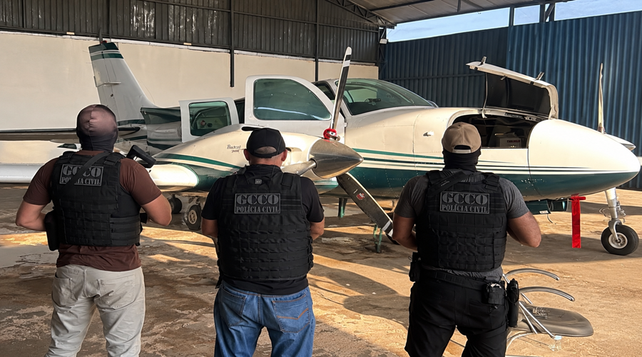 Imagem: colider aviao preso Polícia prende três suspeitos de planejar ataque a bancos e apreende aeronave durante operação Imagem: colider aviao preso Polícia prende três suspeitos de planejar ataque a bancos e apreende aeronave durante operação