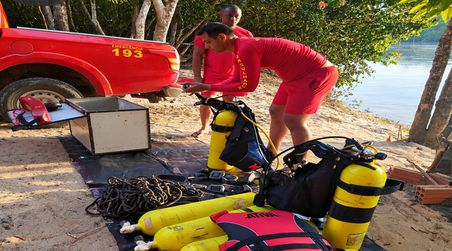 Imagem: equipe mergulhadores corpo de bombeiros Após dois dias de buscas, bombeiros encontram corpo de criança no Rio Arinos Imagem: equipe mergulhadores corpo de bombeiros Após dois dias de buscas, bombeiros encontram corpo de criança no Rio Arinos