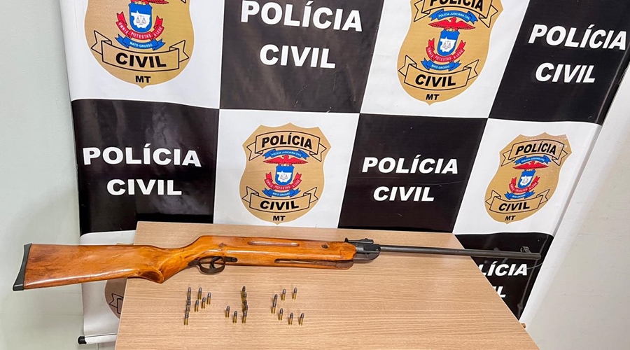 Imagem: espingarda violencia domestica Espingarda e 23 munições são apreendidas durante atendimento a vítima de violência doméstica Imagem: espingarda violencia domestica Espingarda e 23 munições são apreendidas durante atendimento a vítima de violência doméstica