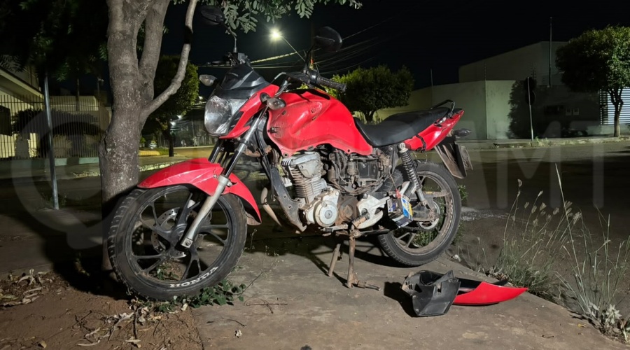 Imagem: moto acidente monte libano Dois jovens ficam feridos após motocicleta invadir preferencial e bater na lateral de carro no Monte Líbano Imagem: moto acidente monte libano Dois jovens ficam feridos após motocicleta invadir preferencial e bater na lateral de carro no Monte Líbano