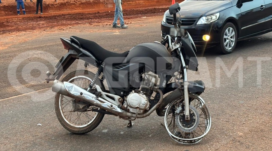 Imagem: moto preta Colisão entre duas motocicletas deixa mulher ferida no Anel Viário próximo à Avenida das Torres em Rondonópolis Imagem: moto preta Colisão entre duas motocicletas deixa mulher ferida no Anel Viário próximo à Avenida das Torres em Rondonópolis