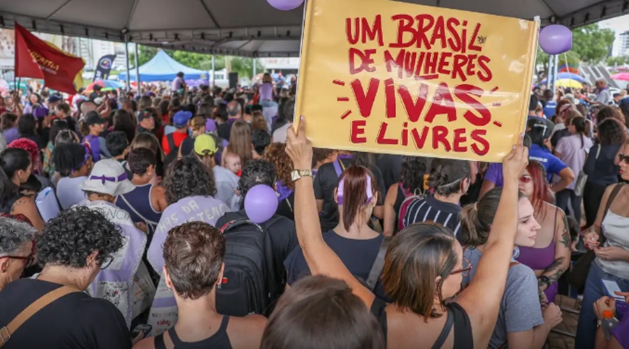 Imagem: mulheres Pesquisa revela que 98% das mulheres mudam hábitos por medo da violência no Brasil Imagem: mulheres Pesquisa revela que 98% das mulheres mudam hábitos por medo da violência no Brasil