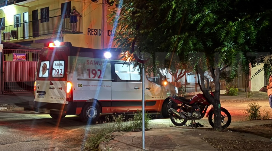 Imagem: placa comprometida Dois jovens ficam feridos após motocicleta invadir preferencial e bater na lateral de carro no Monte Líbano Imagem: placa comprometida Dois jovens ficam feridos após motocicleta invadir preferencial e bater na lateral de carro no Monte Líbano